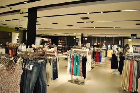 巴塘商场里的店面怎么装修？